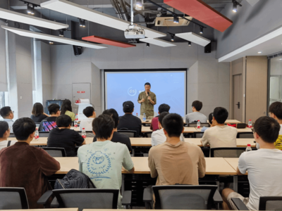 我院本科生走进北京大学重庆大数据研究院开展实习实训，深耕人工智能理论与算法软件开发